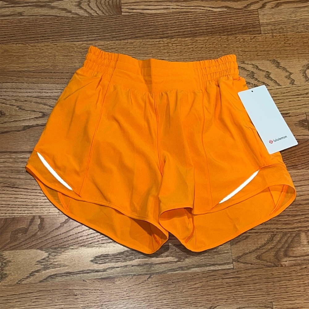 Lululemon High Rise Hotty Hot Shorts 4inch